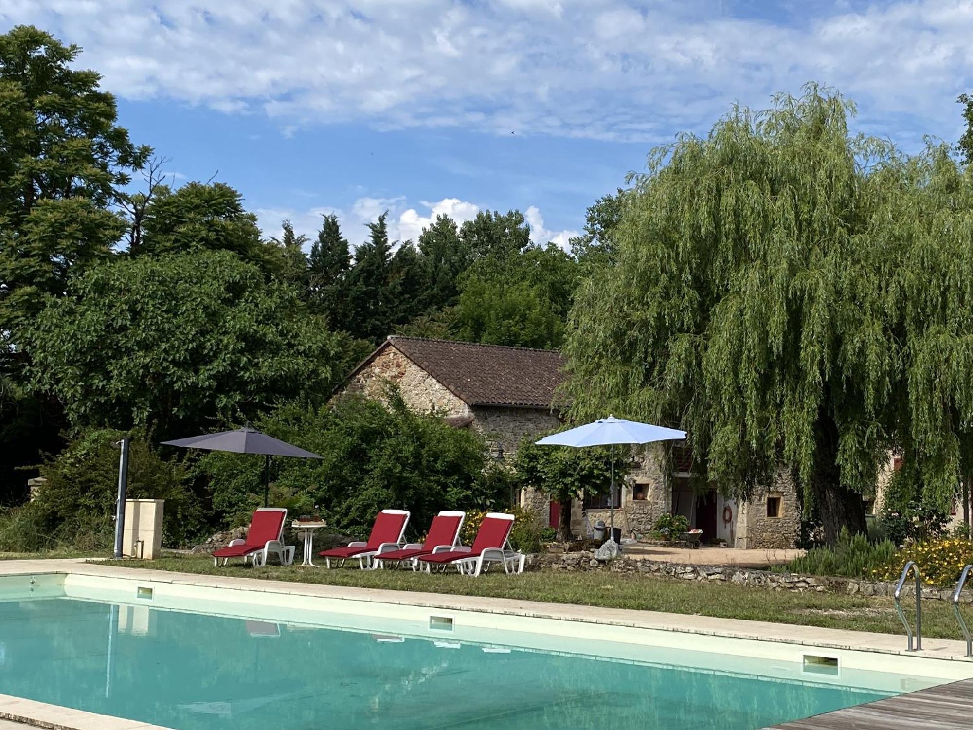 Sfeervol Vakantiehuis Op Landgoed Aan De Dordogne Villa Prudhomat Luaran gambar