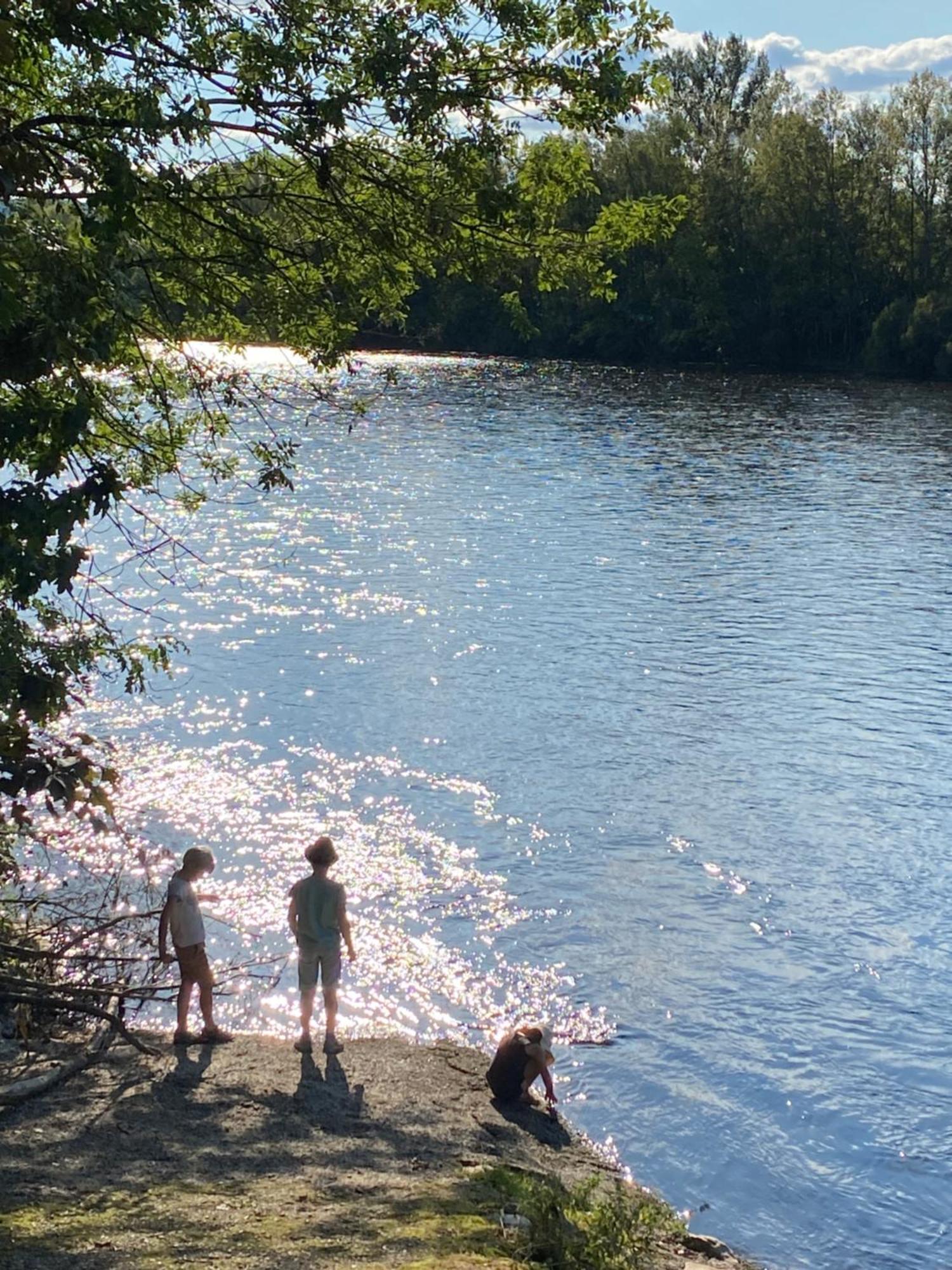 Sfeervol Vakantiehuis Op Landgoed Aan De Dordogne Villa Prudhomat Luaran gambar