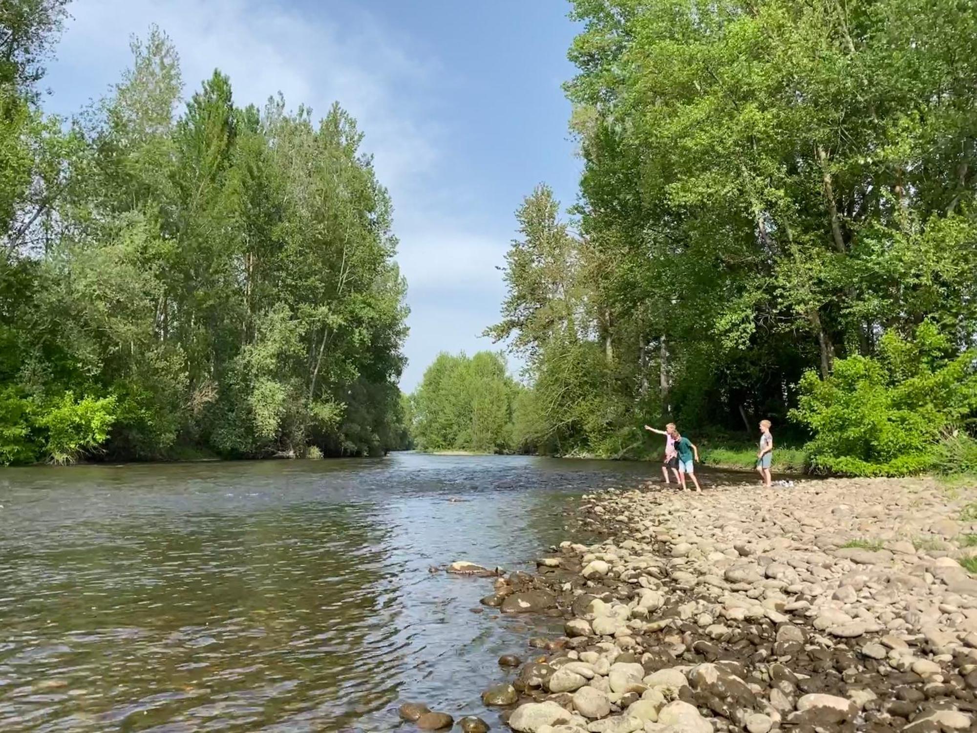 Sfeervol Vakantiehuis Op Landgoed Aan De Dordogne Villa Prudhomat Luaran gambar