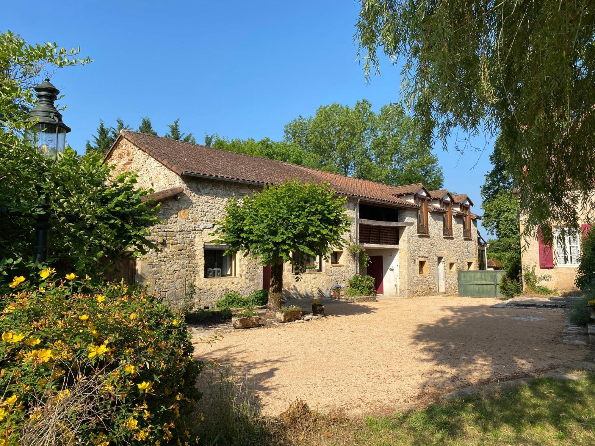 Sfeervol Vakantiehuis Op Landgoed Aan De Dordogne Villa Prudhomat Luaran gambar